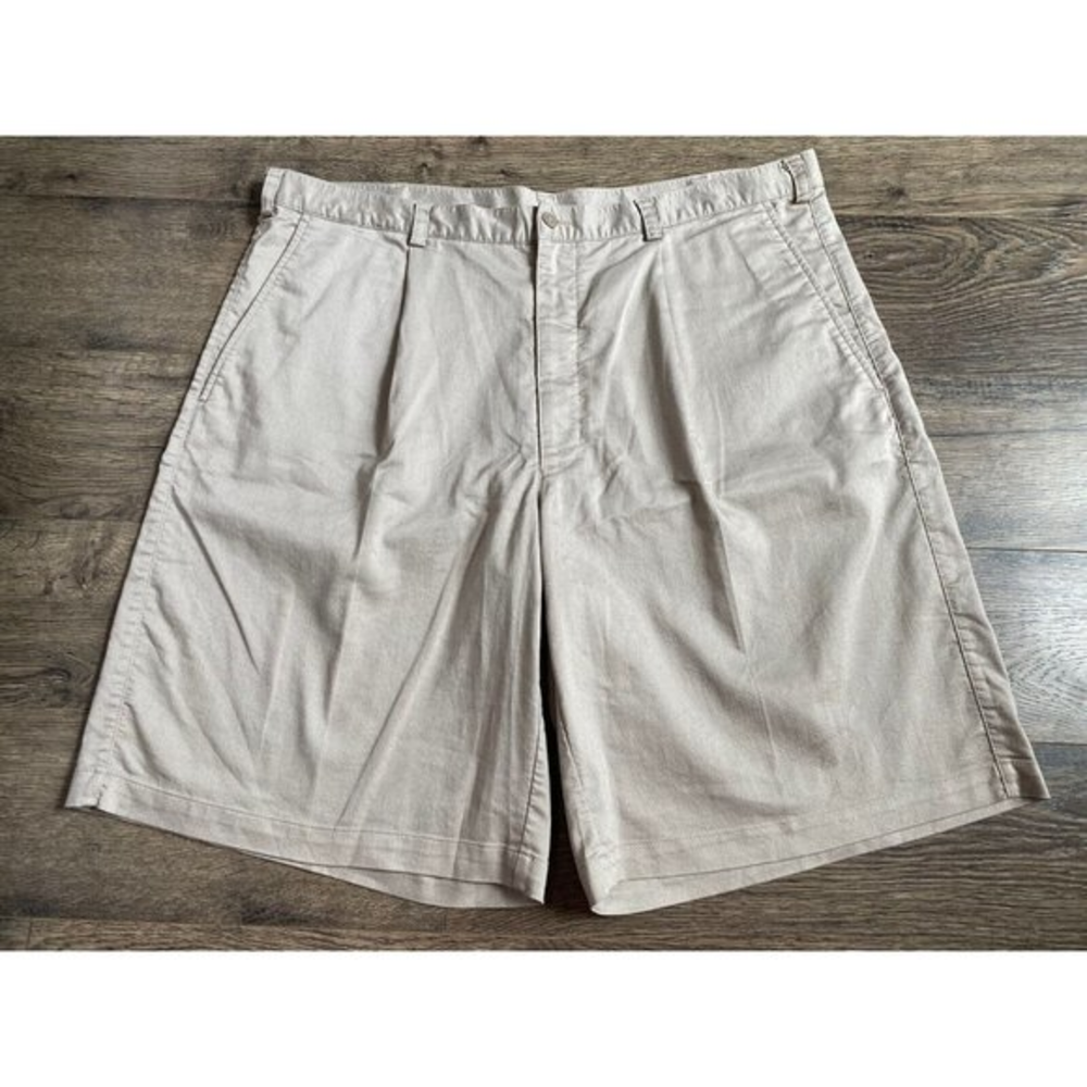 EUC Mens Nike Golf Pleated Front Khaki Shorts Size 40